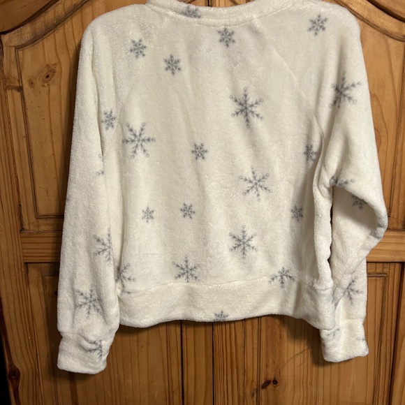 Cozie By Pink Rose 2 Piece Fleece Snowflakes Pajama Set - Picture 6 of 7